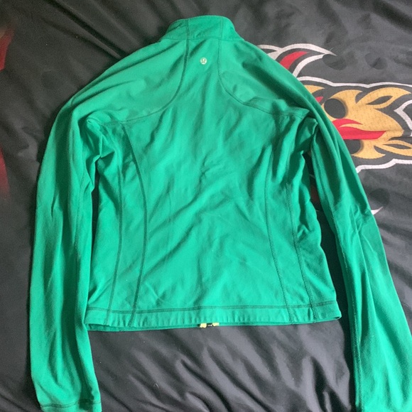 Women’s lululemon define zip up - Picture 2 of 3